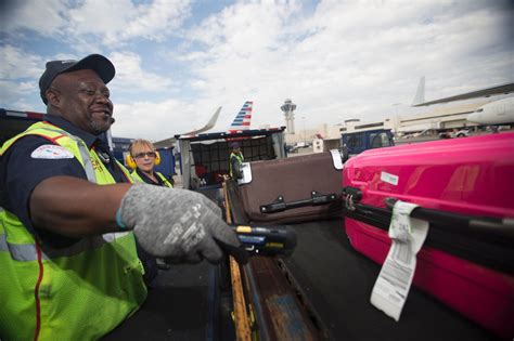 Southwest airlines baggage handler salary - Jul 29, 2018 ... Not to be confused with plane-side baggage handlers, curbside check-in employees are usually employees of an airline, not the airport itself, ...